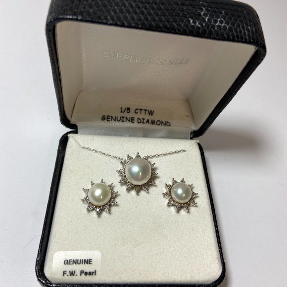Sterling Silver Freshwater Pearl Diamond Accent Necklace Earring Set NEW - Picture 2 of 7